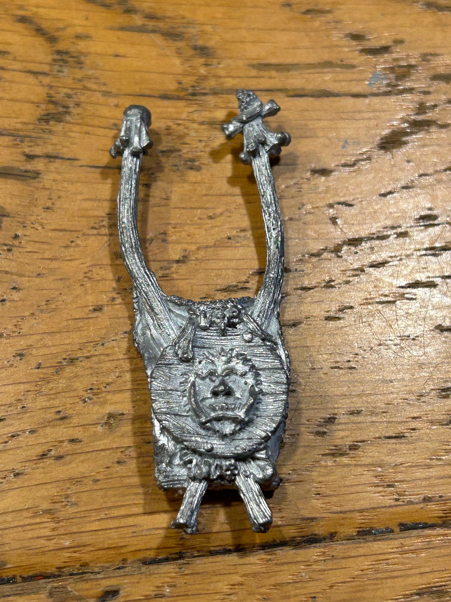 Vintage Orcs & Goblins WAR WYVERN BACKREST Banner Trophy metal Oldhammer