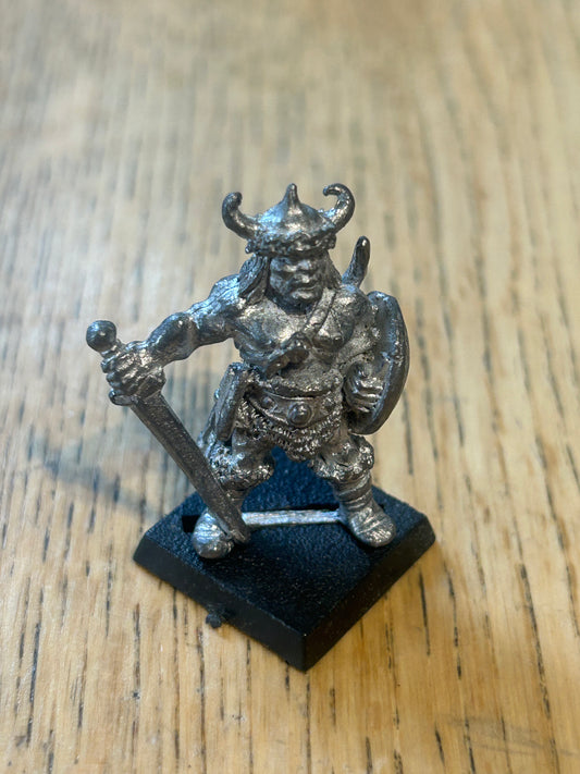 Citadel Miniatures D&D Unarmoured Fighter, Dungeon Adventurer BDD1 miniature
