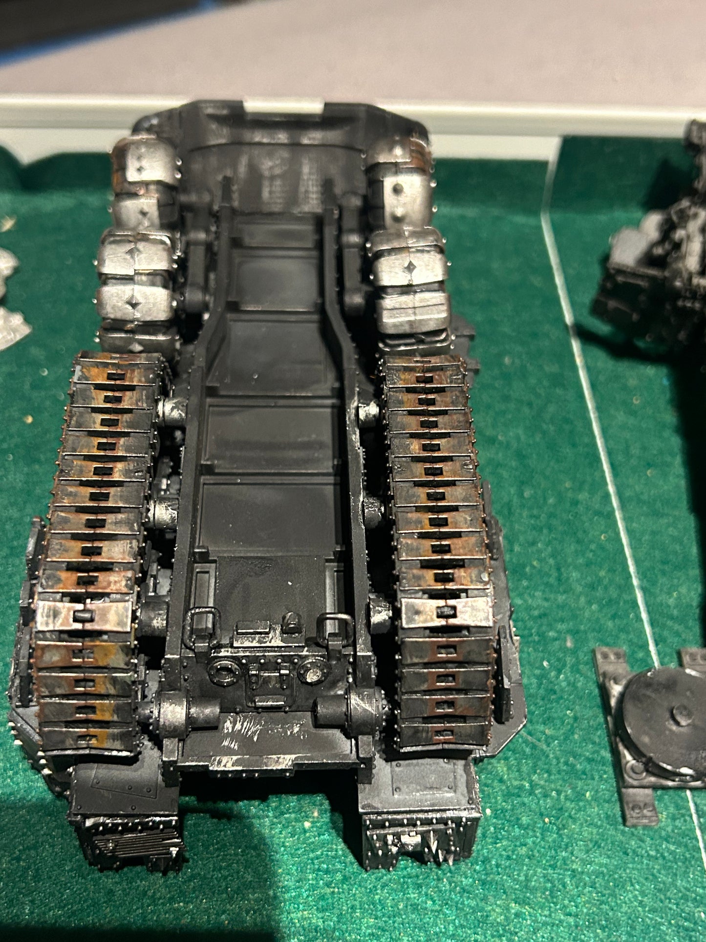 Warhammer 40 orks battle wagon with forge world supa kannon and crew (sold as seen, I’m sure it’s genuine as it’s from my normal source, but it might be missing some bits)