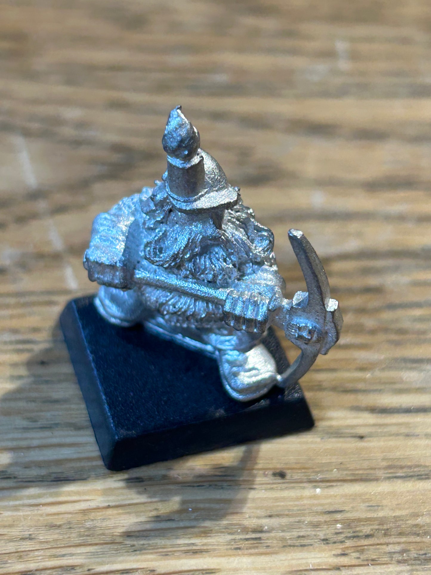 Warhammer fantasy dwarf miner