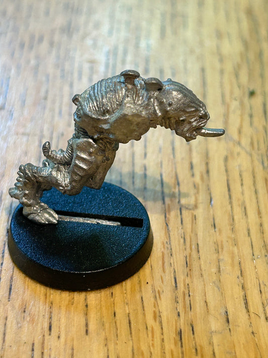Warhammer 40K Rogue Trader Metal PURESTRAIN GENESTEALER BODY (no arms)
