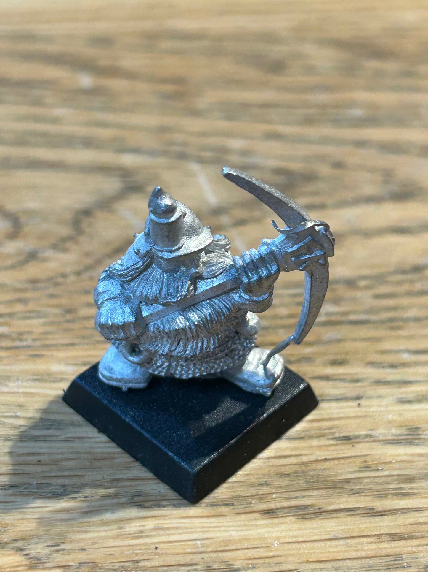 Warhammer fantasy dwarf miner