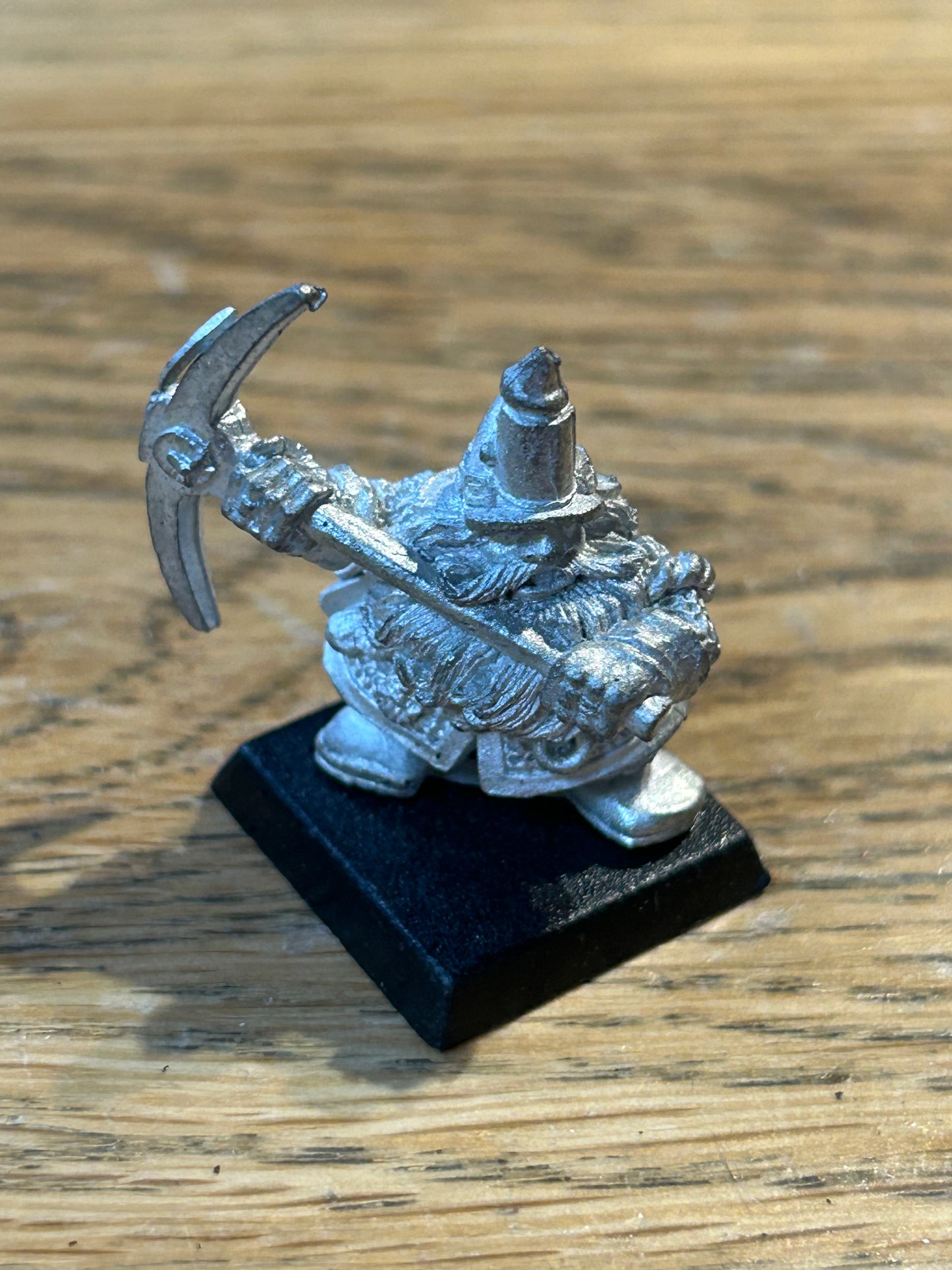 Warhammer fantasy dwarf miner