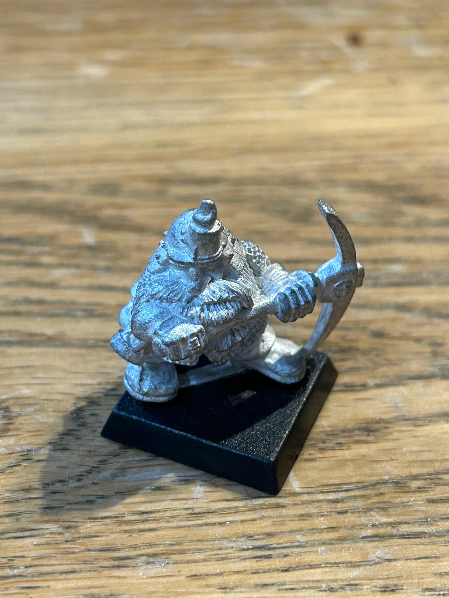 Warhammer fantasy dwarf miner