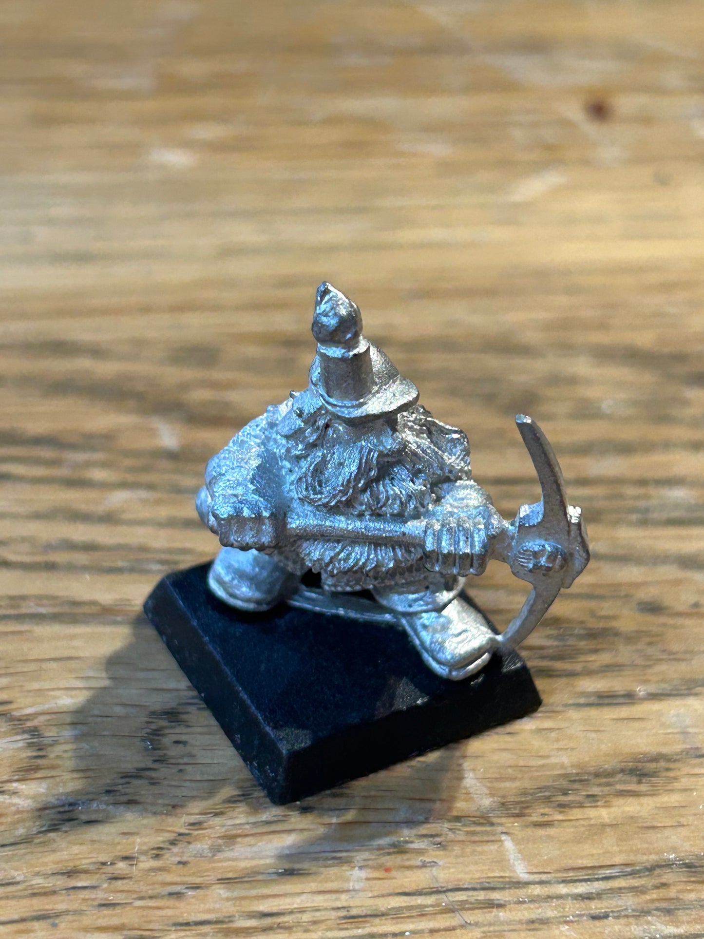 Warhammer fantasy dwarf miner