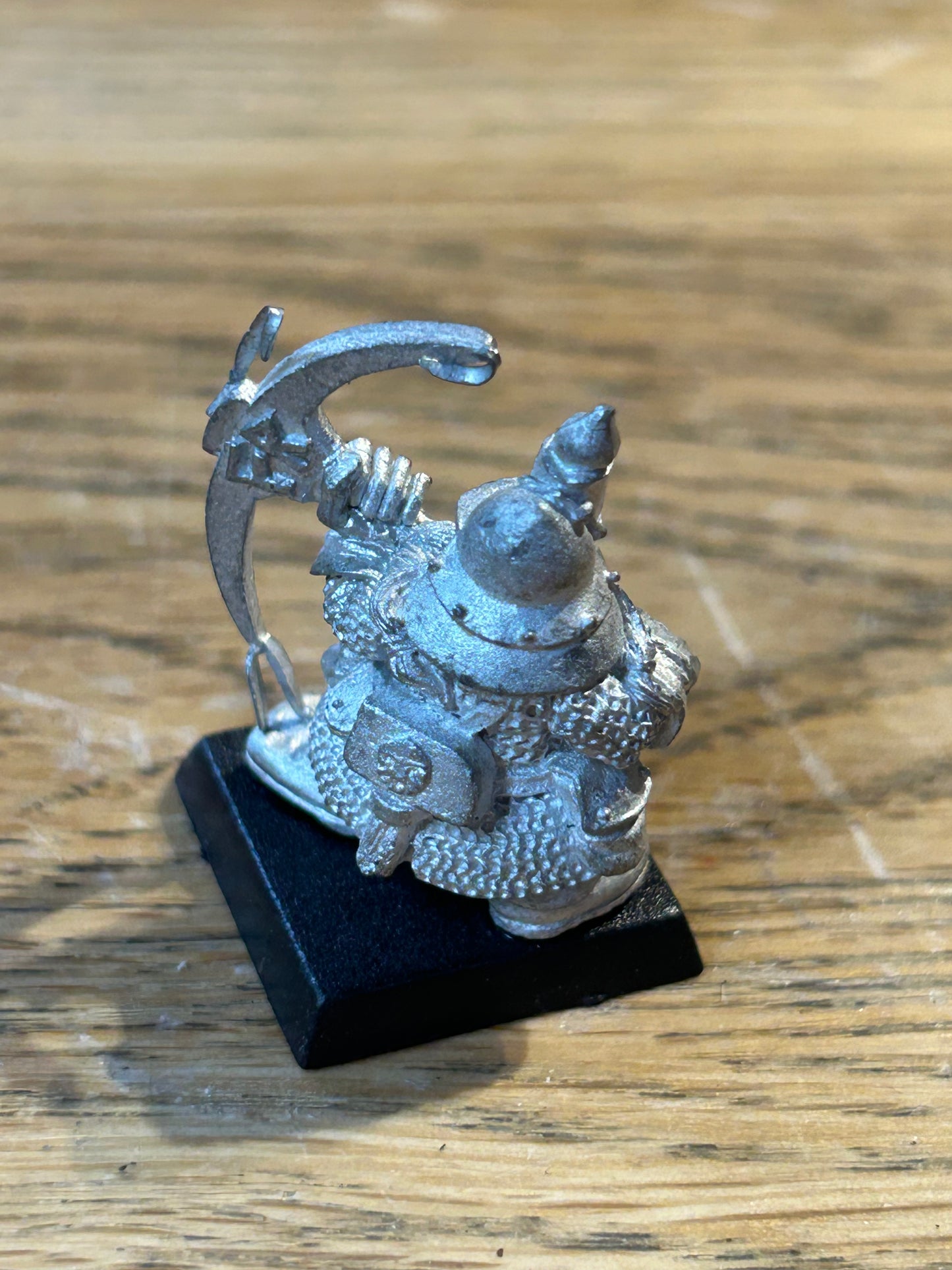 Warhammer fantasy dwarf miner