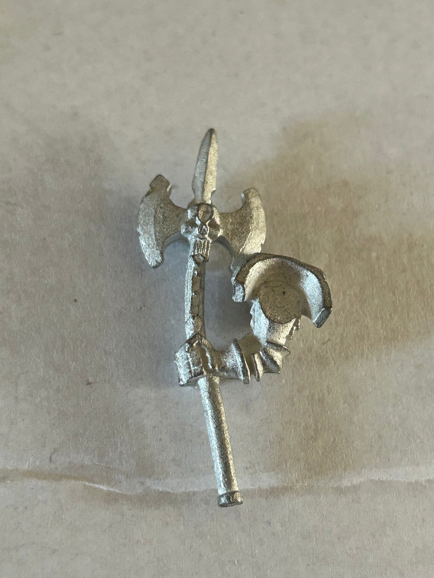 Chaos Warrior warrior Right Arm & halberd- Warhammer Fantasy Metal Bit/ (10 available)