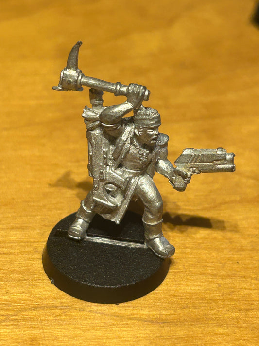 NECROMUNDA Classic Orlock Gang Ganger With Pick Metal Miniature 40K