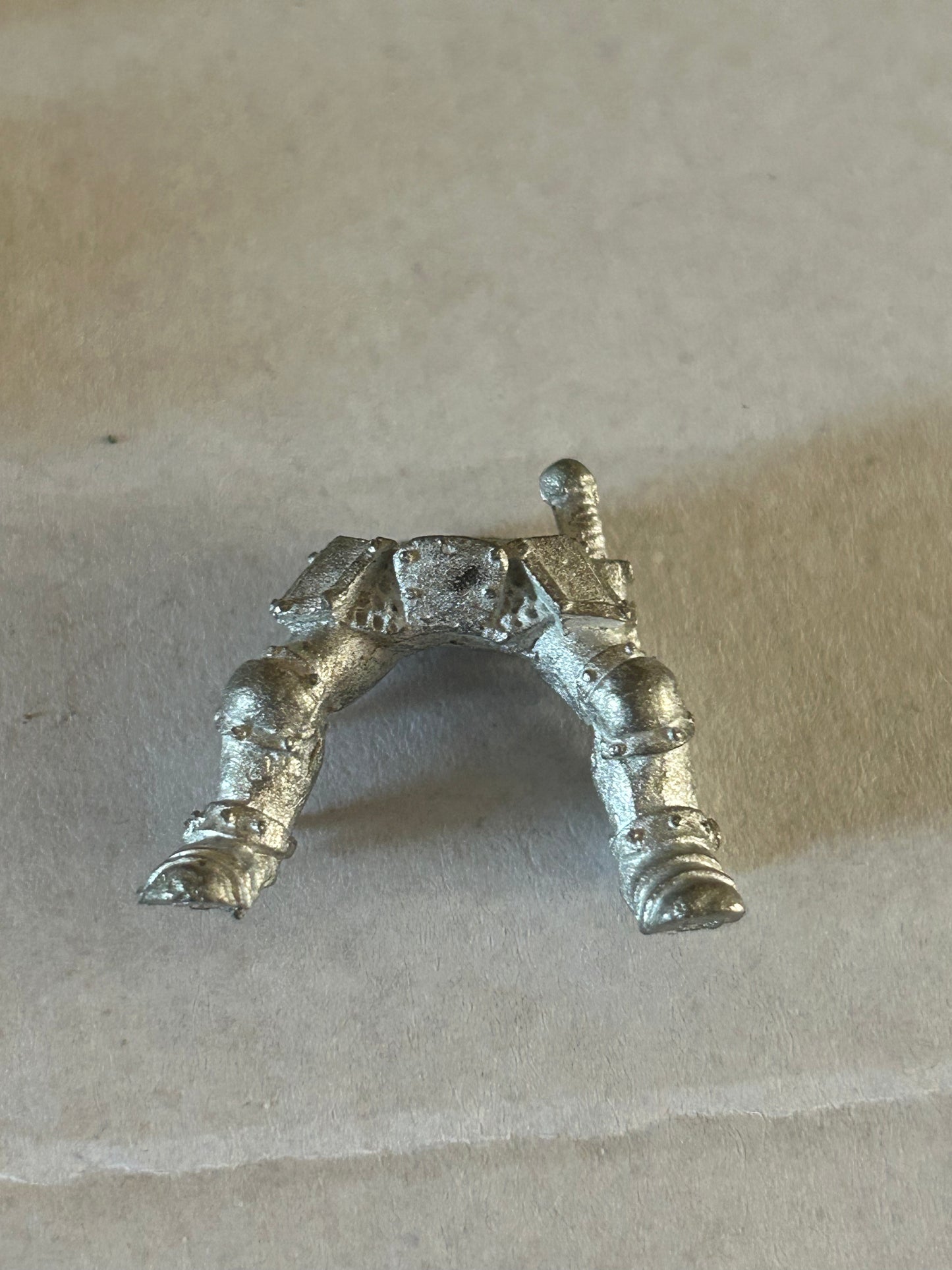 WFB Chaos Knight Legs 5th Edition metal (18 available)