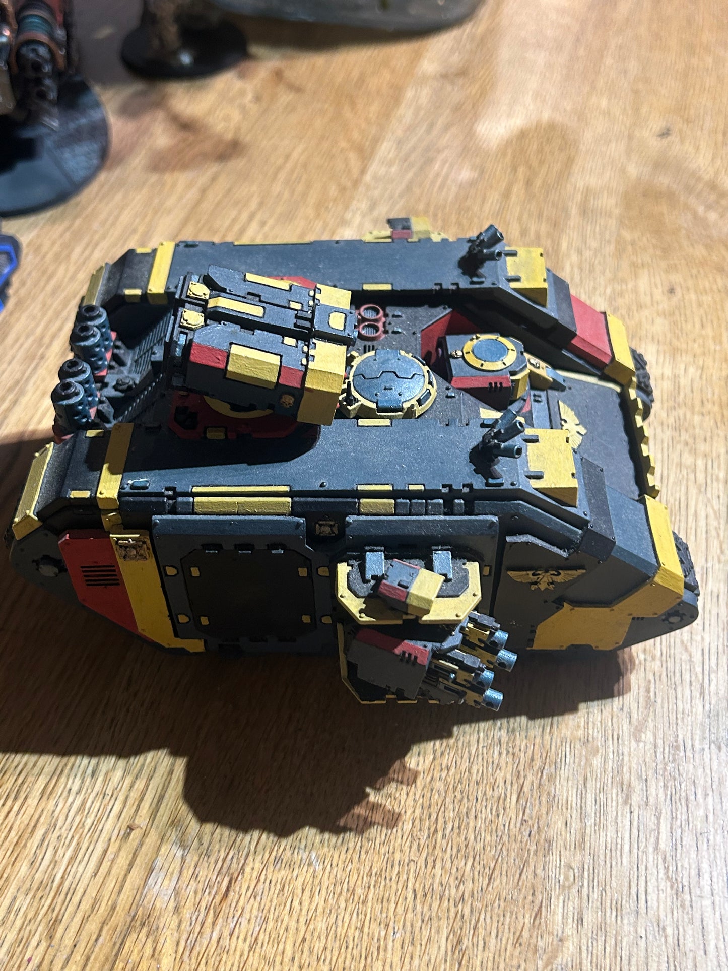 Warhammer 40K Space Marines Land Raider  painted