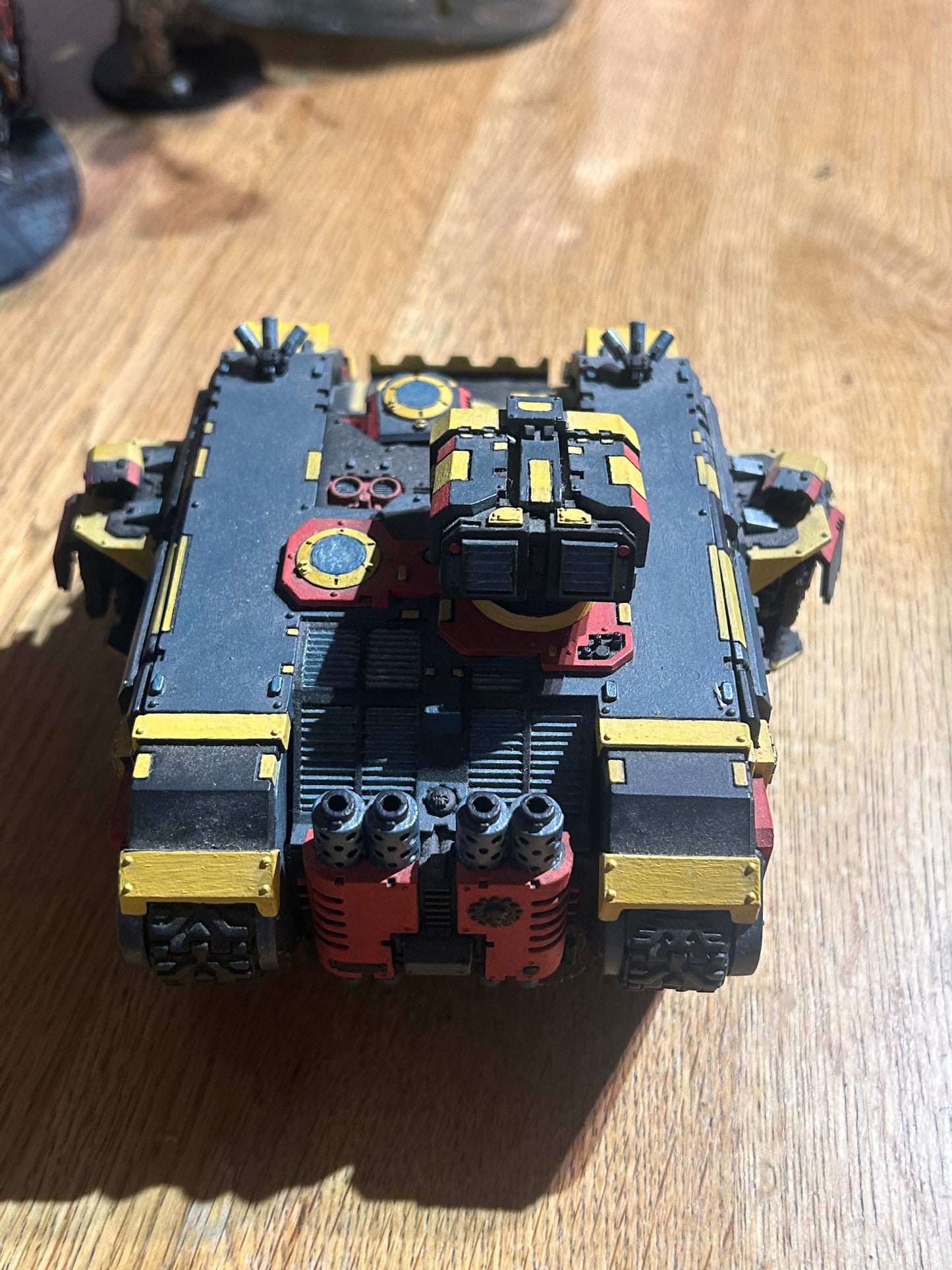 Warhammer 40K Space Marines Land Raider  painted