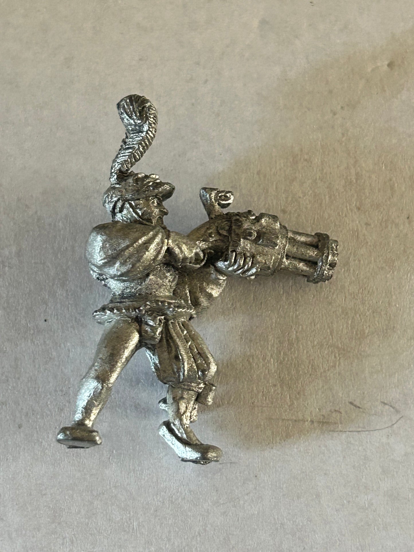 Warhammer fantasy Empire War Wagon Crew Man with Repeating Handgun Metal (has been stripped)