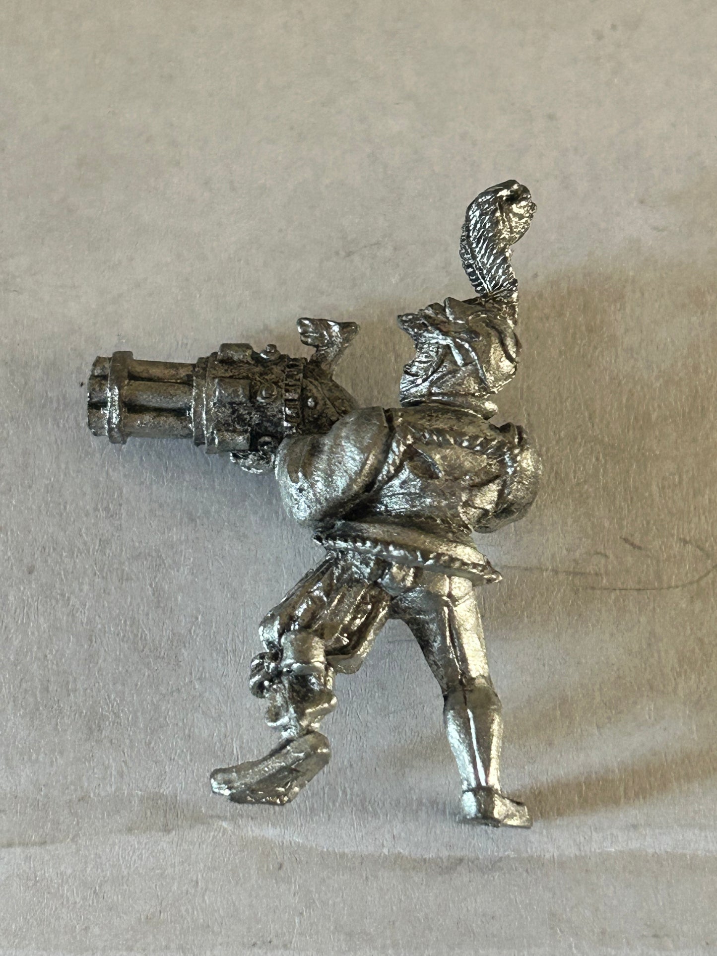 Warhammer fantasy Empire War Wagon Crew Man with Repeating Handgun Metal (has been stripped)