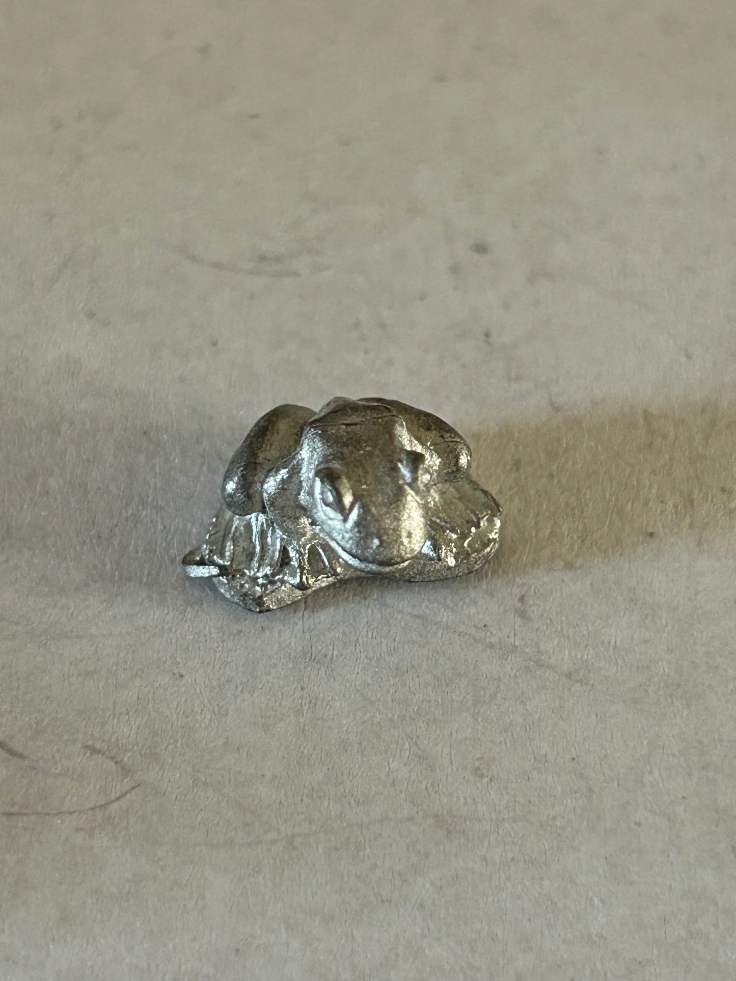 C29 creepy crawlies frog (2 available)