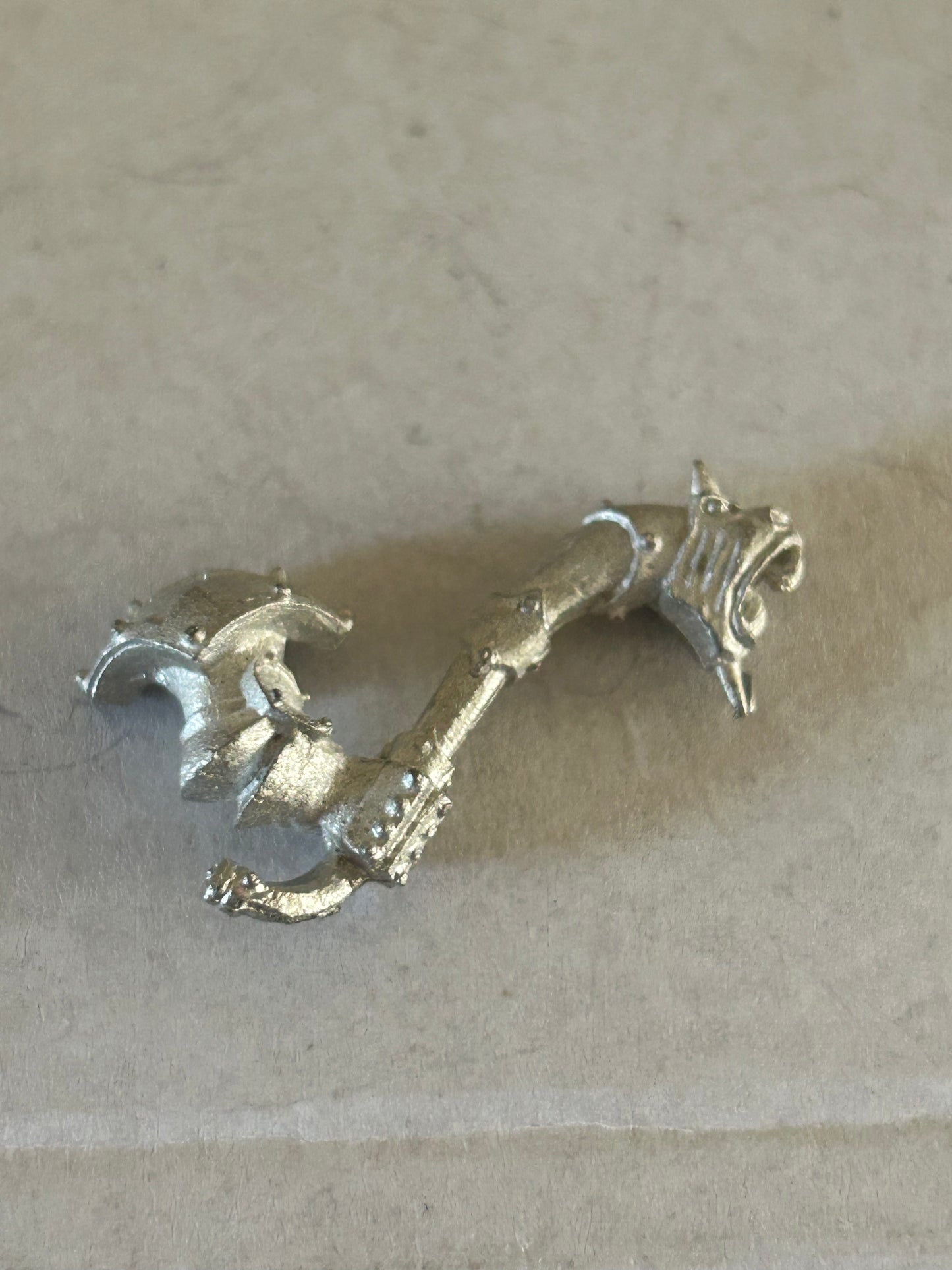 Chaos Warrior Knight Right Arm horn musician  - Warhammer Fantasy Metal Bit