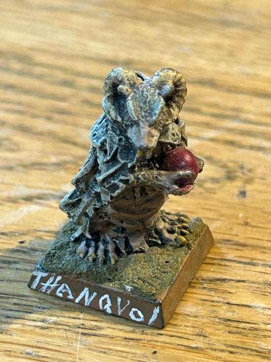 Vintage Skaven 'Gnawdoom, Clan Skyre w. Poisoned Wind Globe 2' C47 1980s Metal grey seer