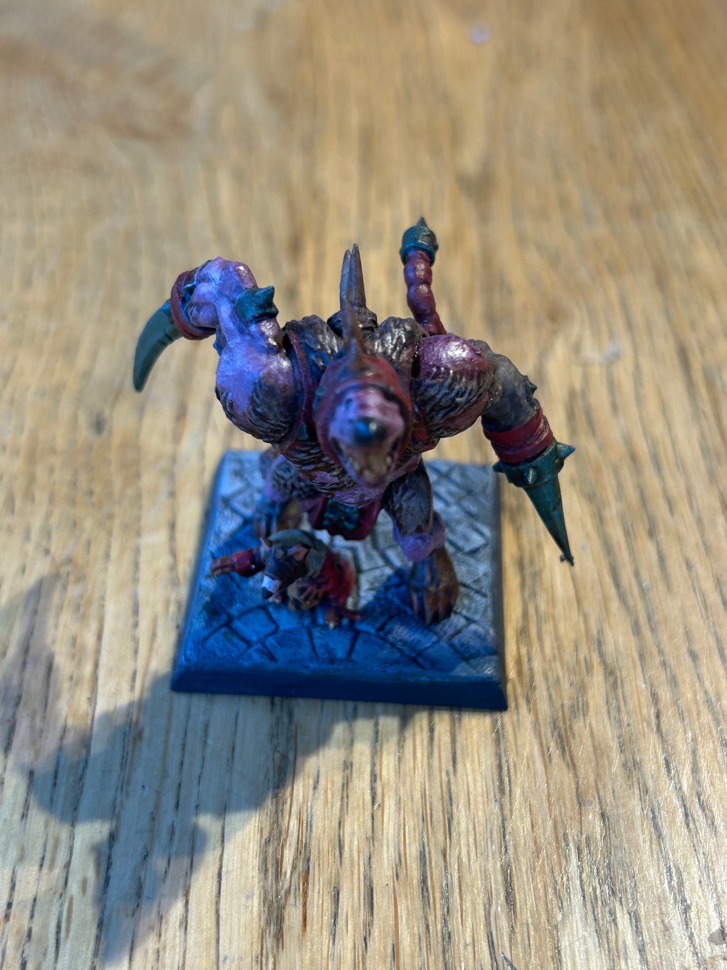 Warhammer fantasy nicely painted plastic rat ogre