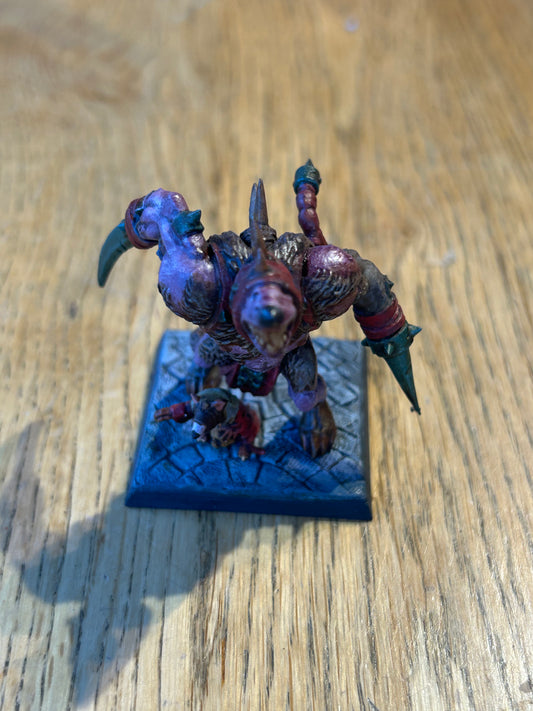 Warhammer fantasy nicely painted plastic rat ogre