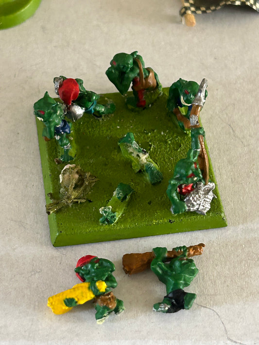 Warhammer fantasy or 40k orc or ork Snotling base (6 complete snotlings and 2 broken ones) (Copy)
