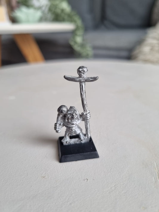 Marauder Gobbo Goblin standard bearer