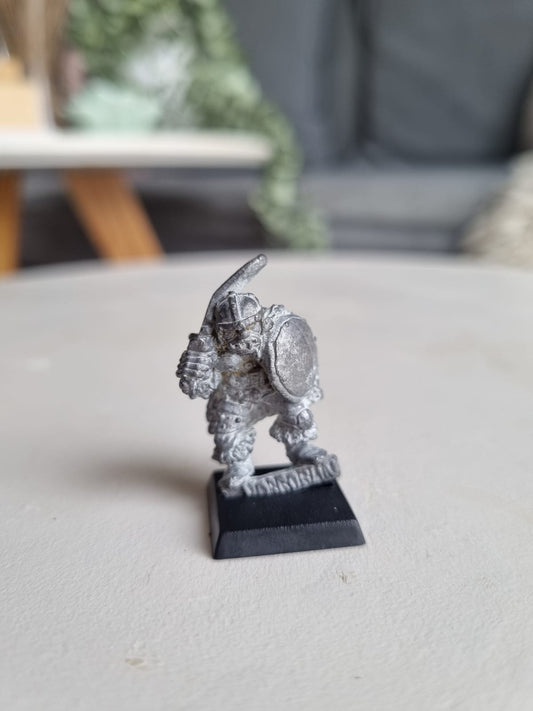 Citadel Warhammer classic 80s Reg Renown RR15 Despoiling Hobgoblin Trooper
