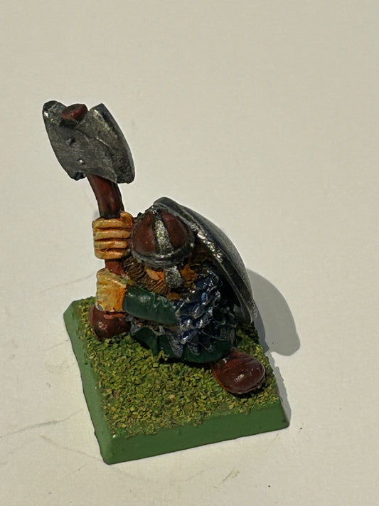 Warhammer fantasy marauder miniatures mm10 dwarf with two handed axe DW09