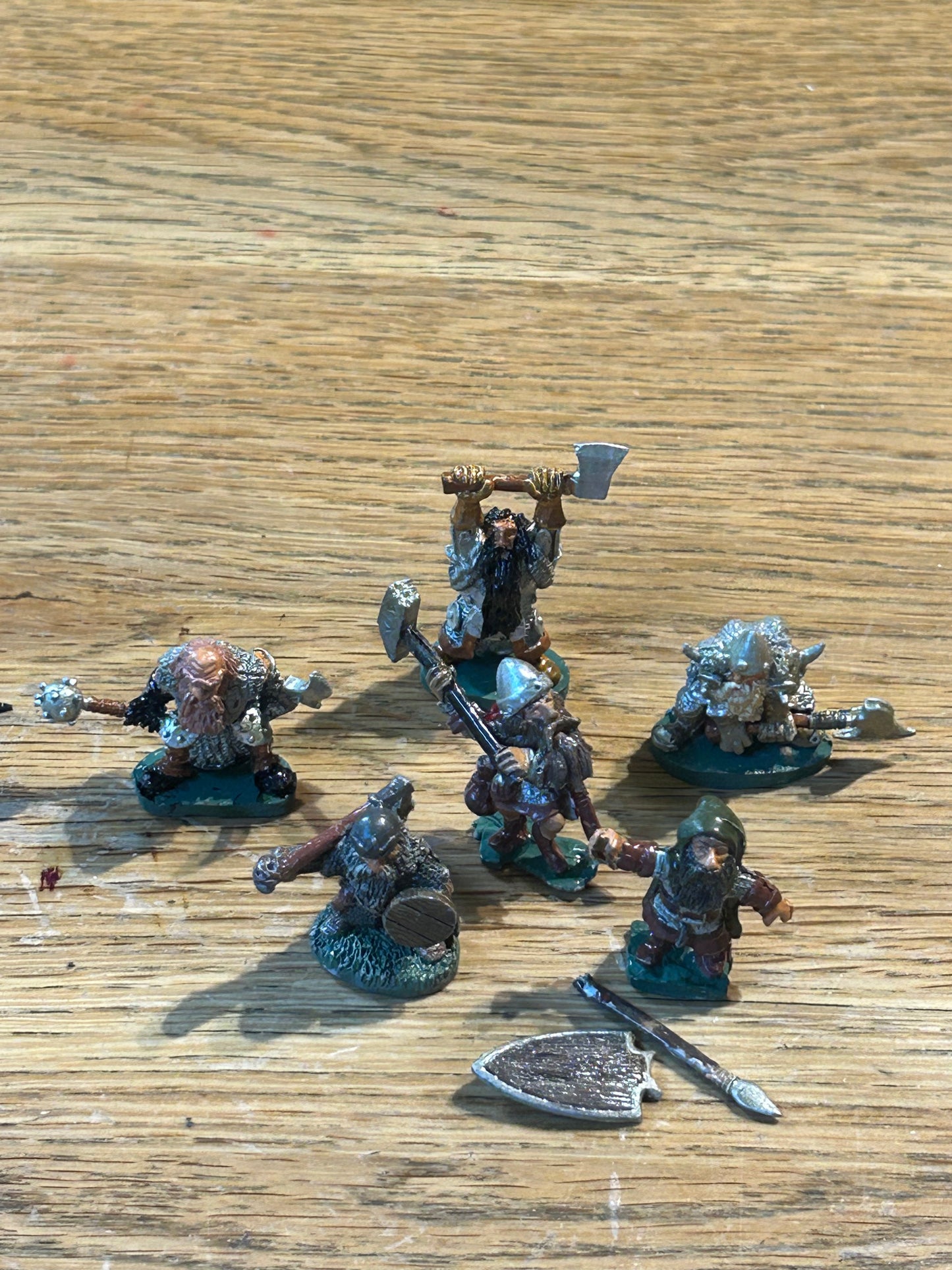 6 solid based dwarf miniatures (mixed companies but three are grenadier)