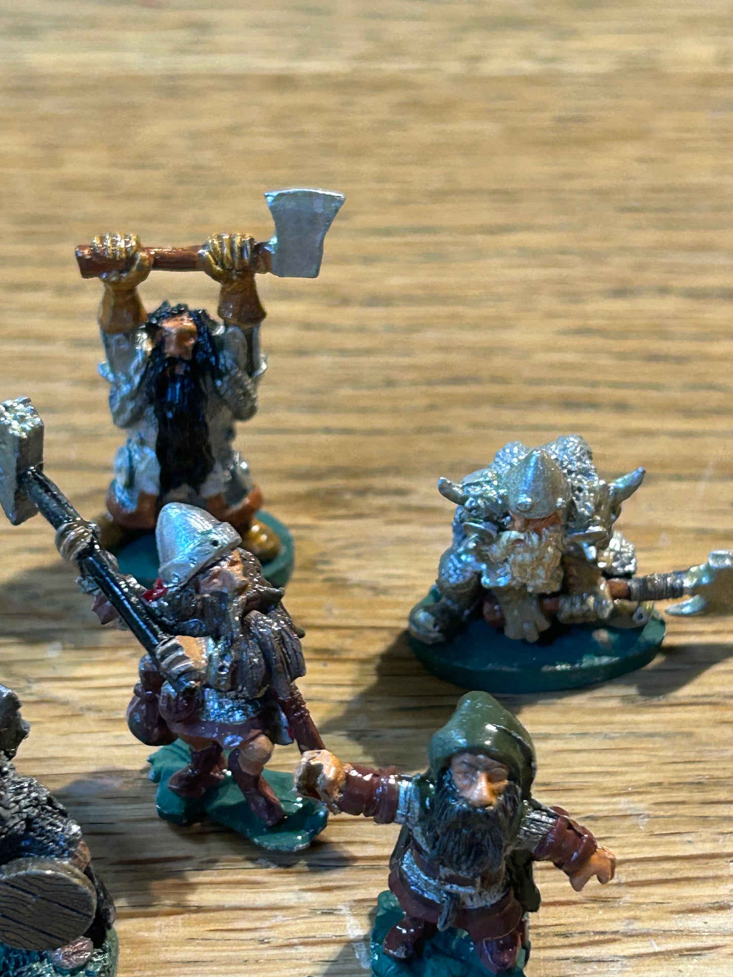 6 solid based dwarf miniatures (mixed companies but three are grenadier)