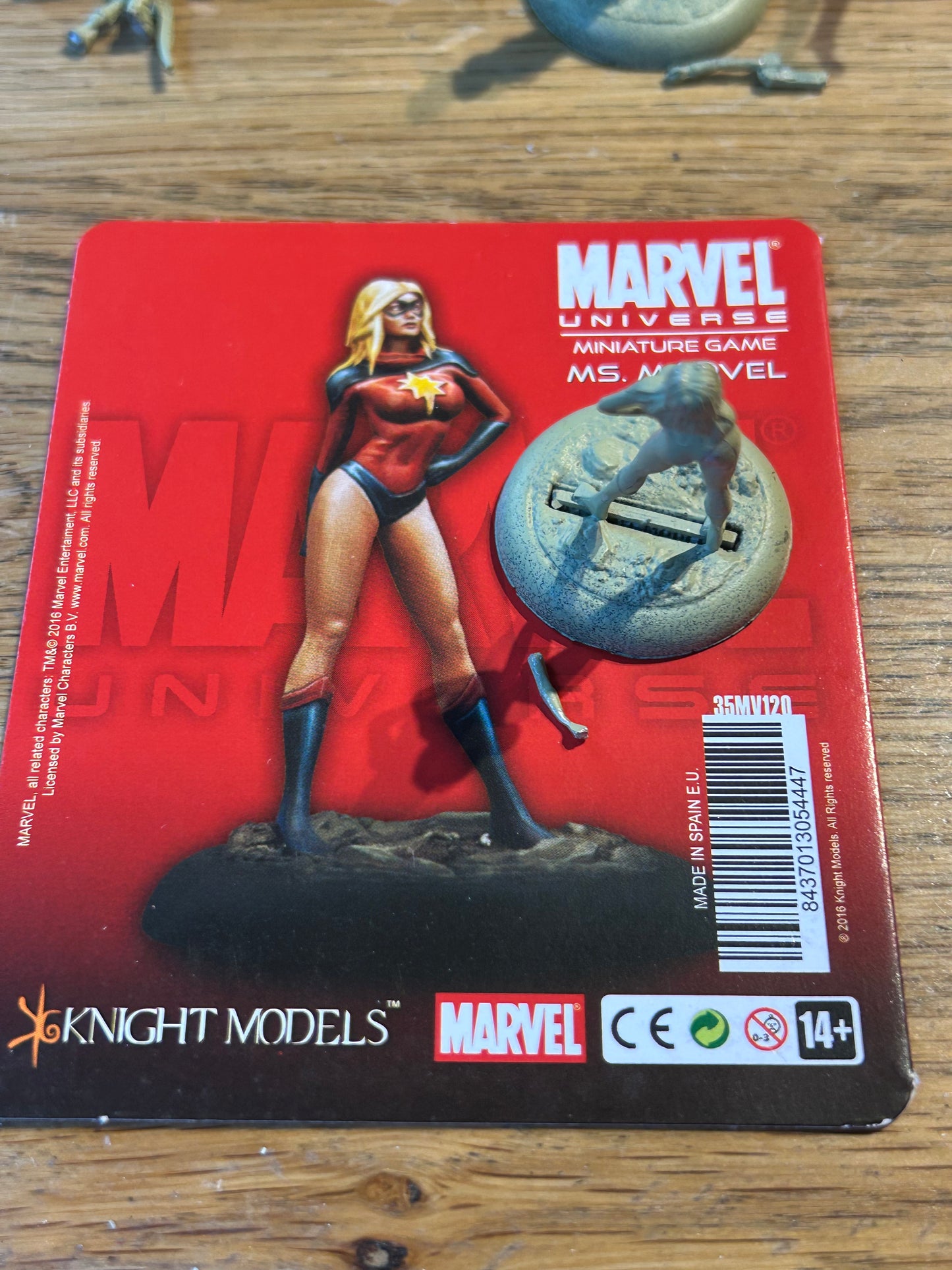 Knight Models Marvel Universe Miniatures Game Captain marvel