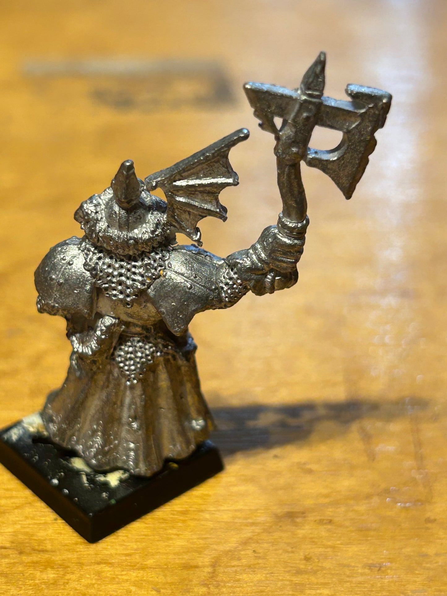 Warhammer Fantasy Vampire Counts vintage metal wight with axe (missing one of his helmet wings).