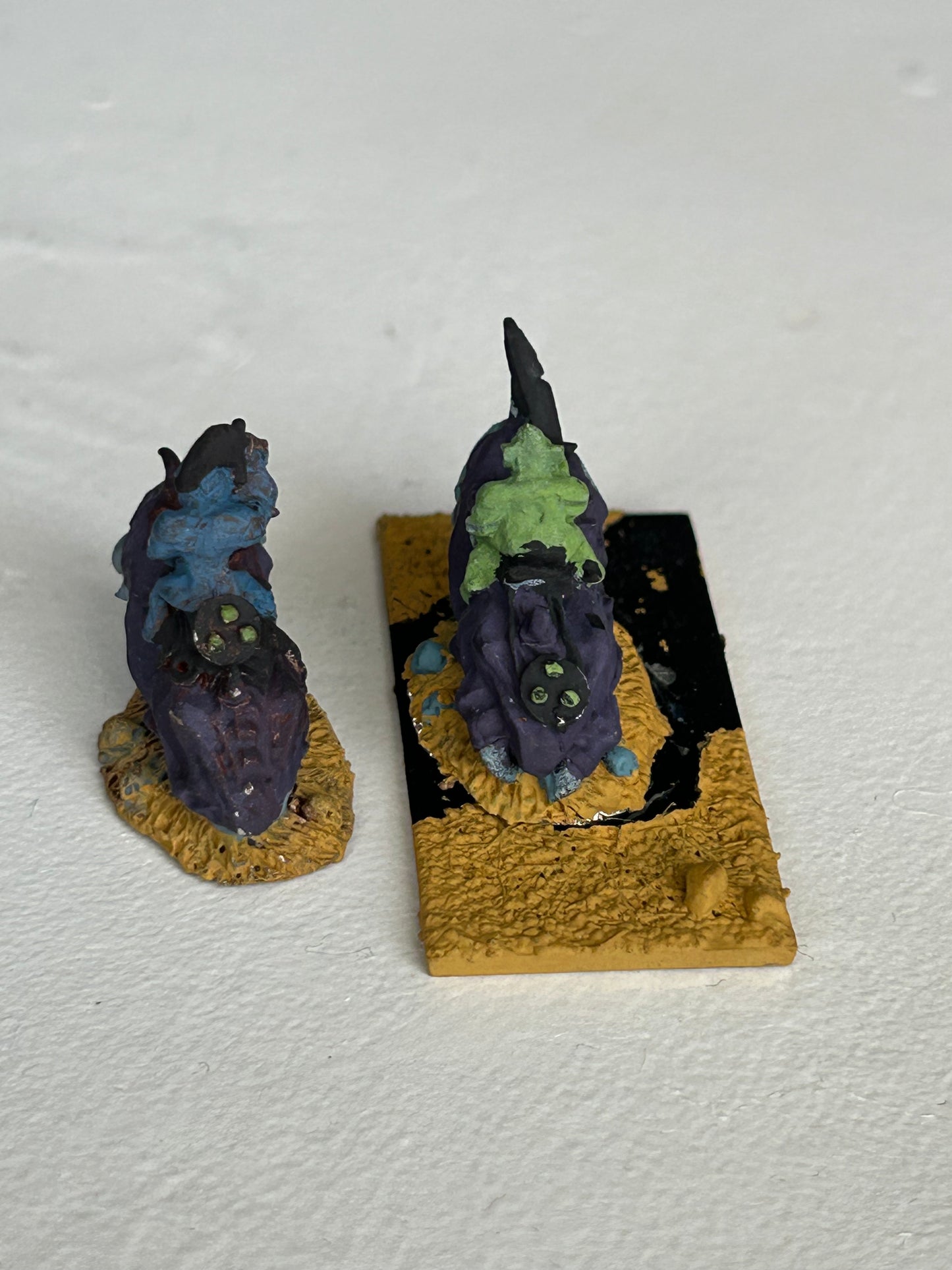 Vintage Warmaster Chaos beasts of Nurgle' x2 10mm Metal