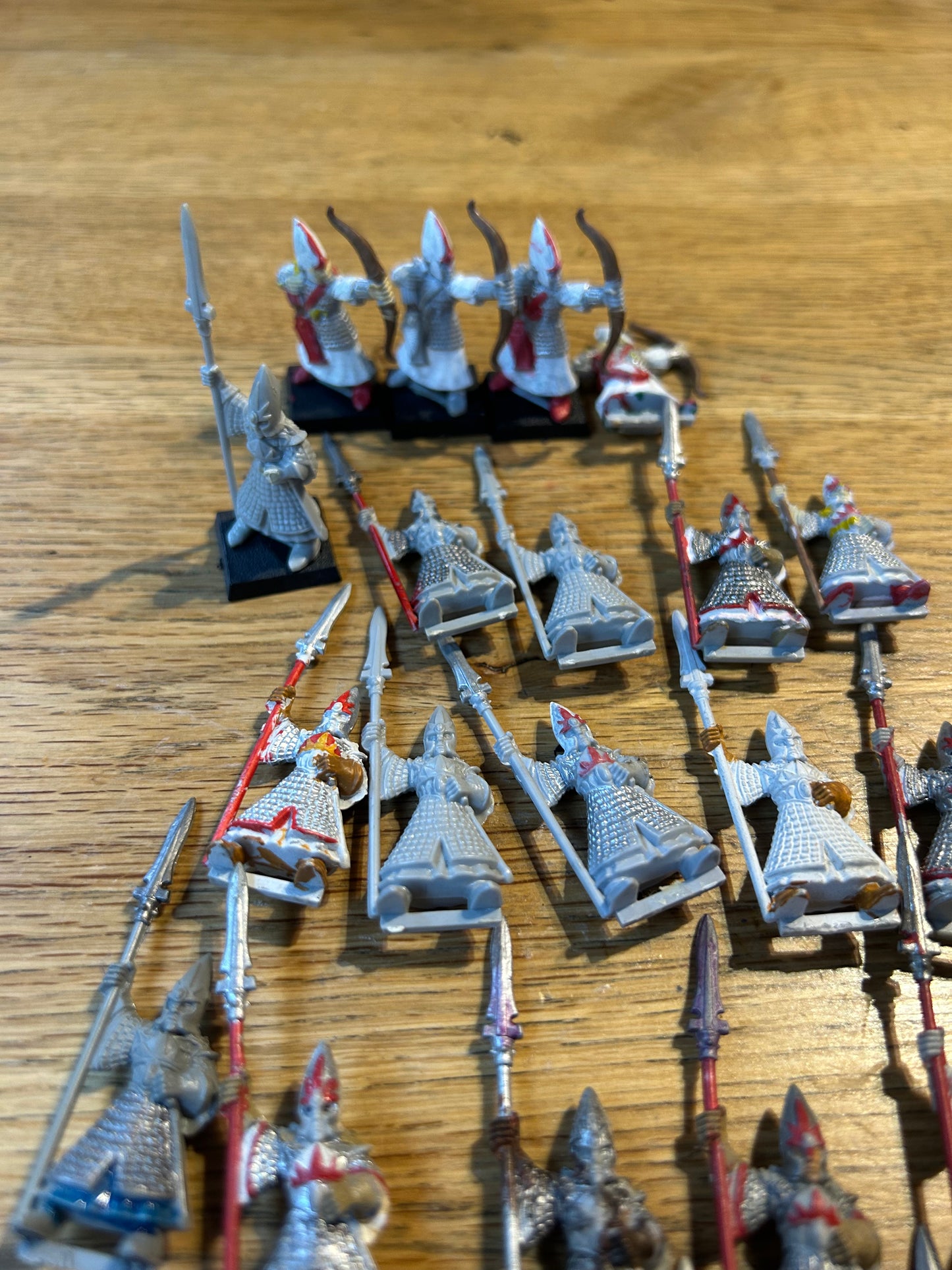 Warhammer fantasy 4th edition plastic high elves x22 (18 spearmen and 4 archers, only 2 shields)