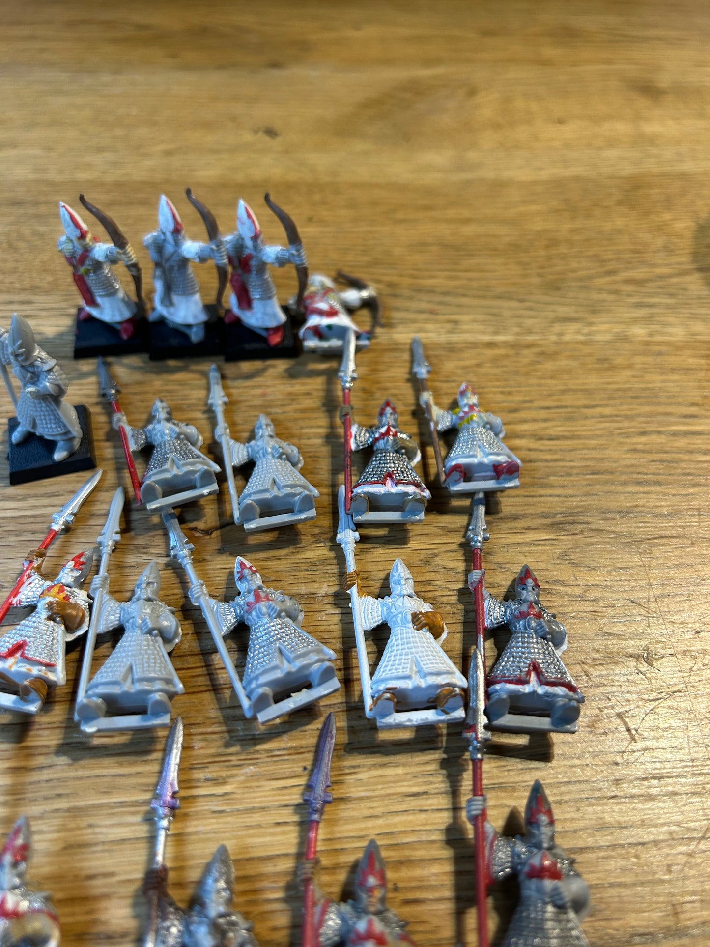 Warhammer fantasy 4th edition plastic high elves x22 (18 spearmen and 4 archers, only 2 shields)