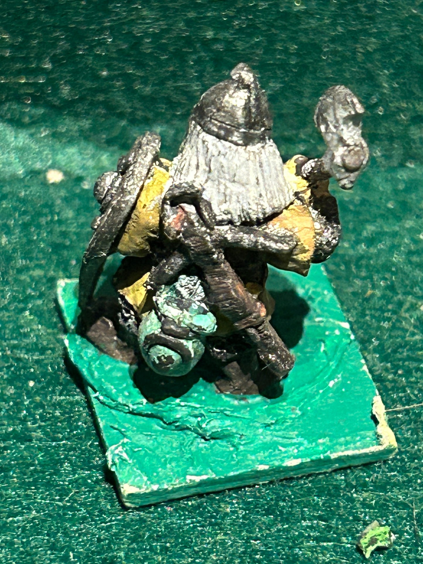1981 FTD5 Dwarf with axe and shield and crossbow Fantasy Tribes Citadel Pre Slotta C07 warhammer fantasy