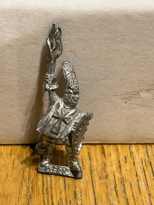 Warhammer fantasy Citadel C03 Golden Cross Cleric empire