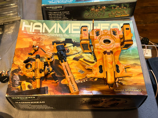 Games Workshop Warhammer 40K Tau Hammerhead with box