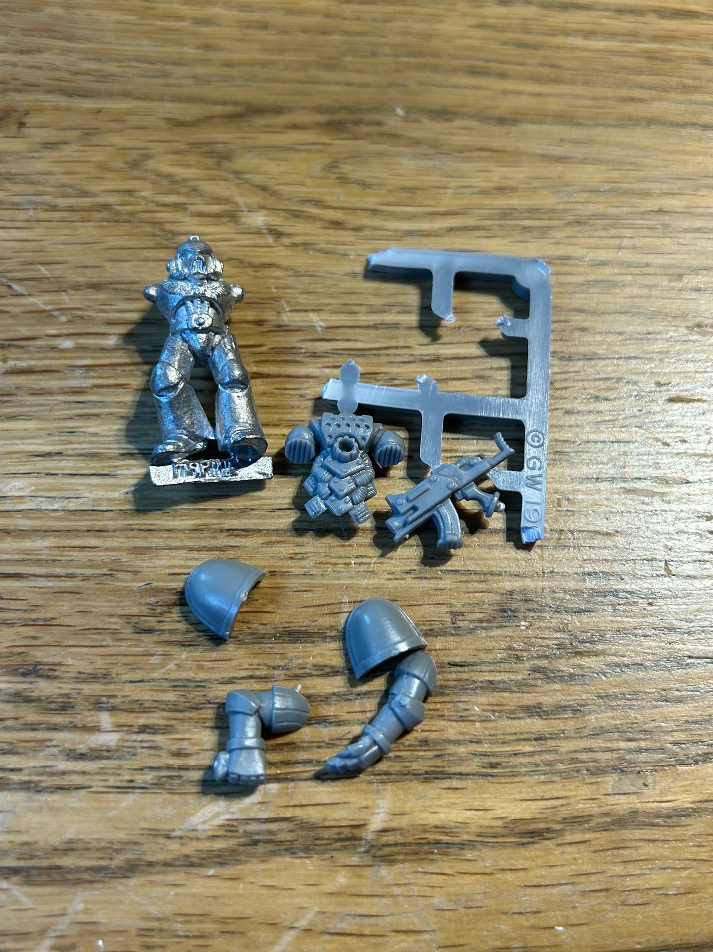 Classic Space Marine  - tactical marine Warhammer 40K Metal