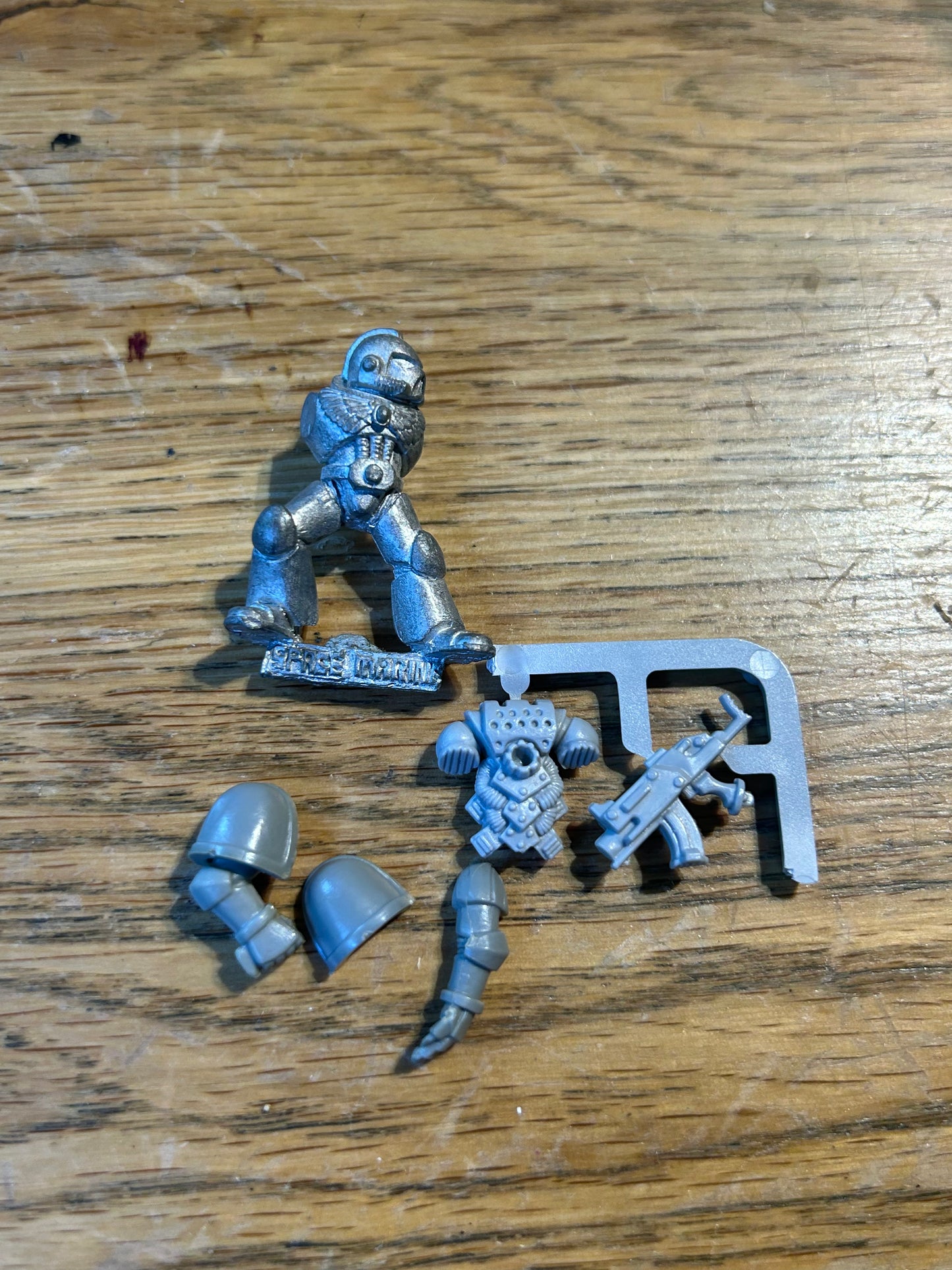 Classic Space Marine  - tactical marine Warhammer 40K Metal