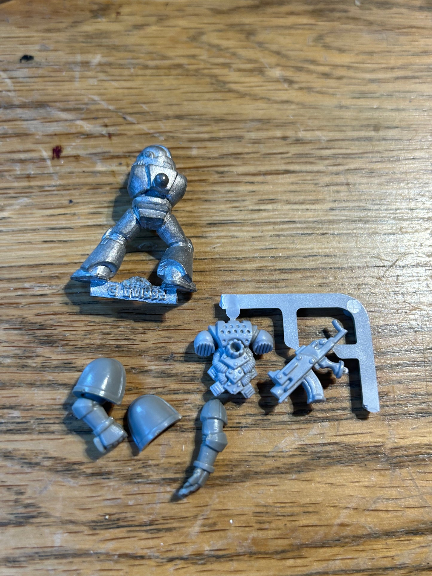 Classic Space Marine  - tactical marine Warhammer 40K Metal