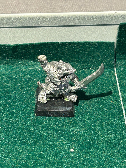 Warhammer fantasy skaven pack master (missing his whip hand)