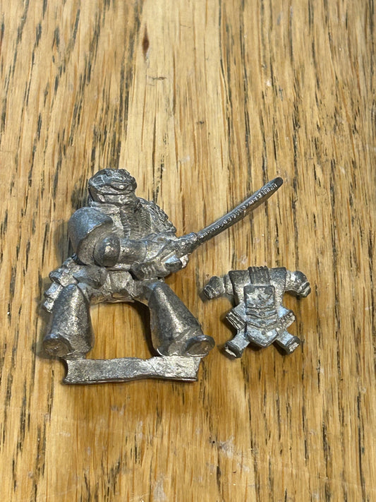 Brother Dimshade Thaw Rogue Trader RT01 Space Marine Warhammer 40k Metal (metal backpack)