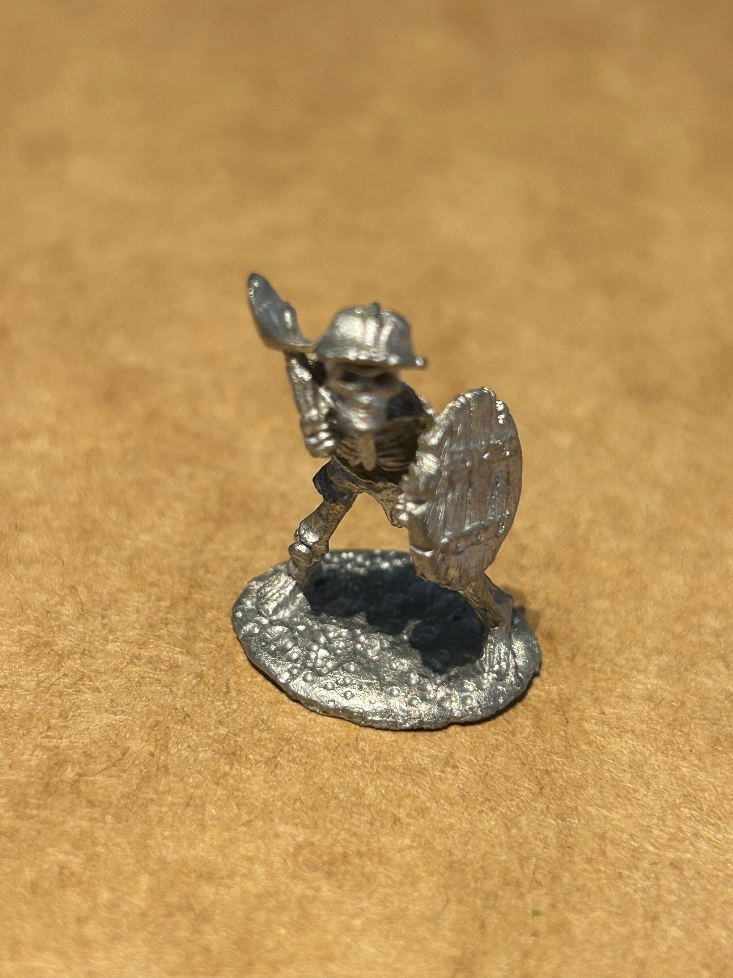 Warhammer fantasy undead fantasy tribes Skeleton Attacking w. Axe & Shield FTS5