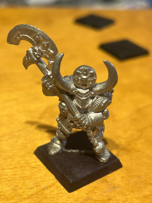 Warhammer fantasy marauder miniatures chaos warrior champion with double handed axe
