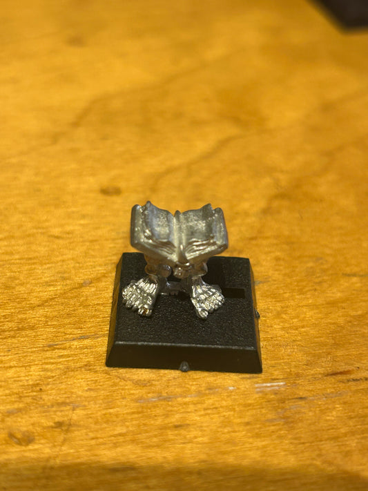 Warhammer Classic Familiar walking book chaos