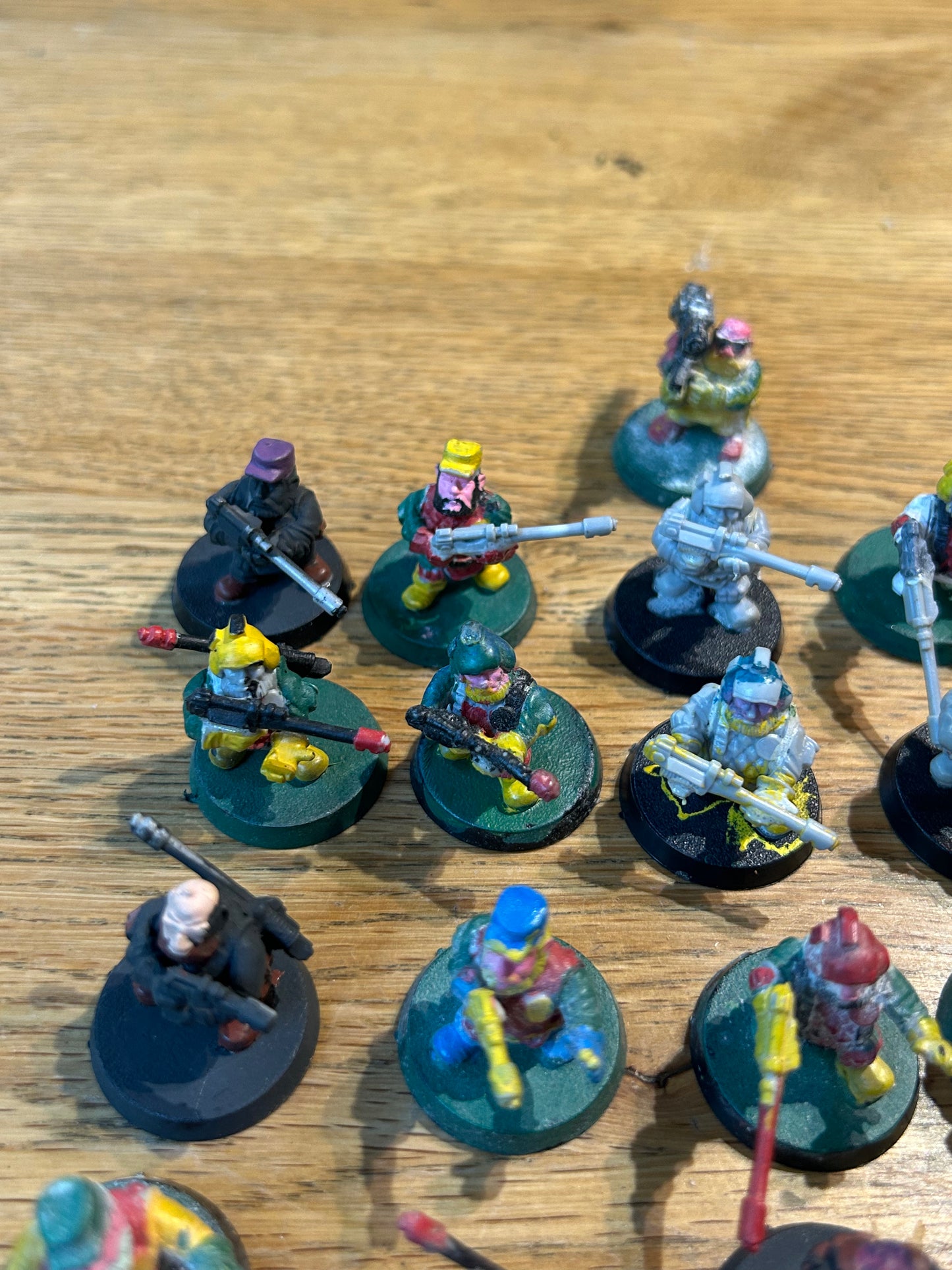 Warhammer 40k Rogue Trader plastic squats x34 (3 are missing heads, 3 missing arms, 7 missing guns)