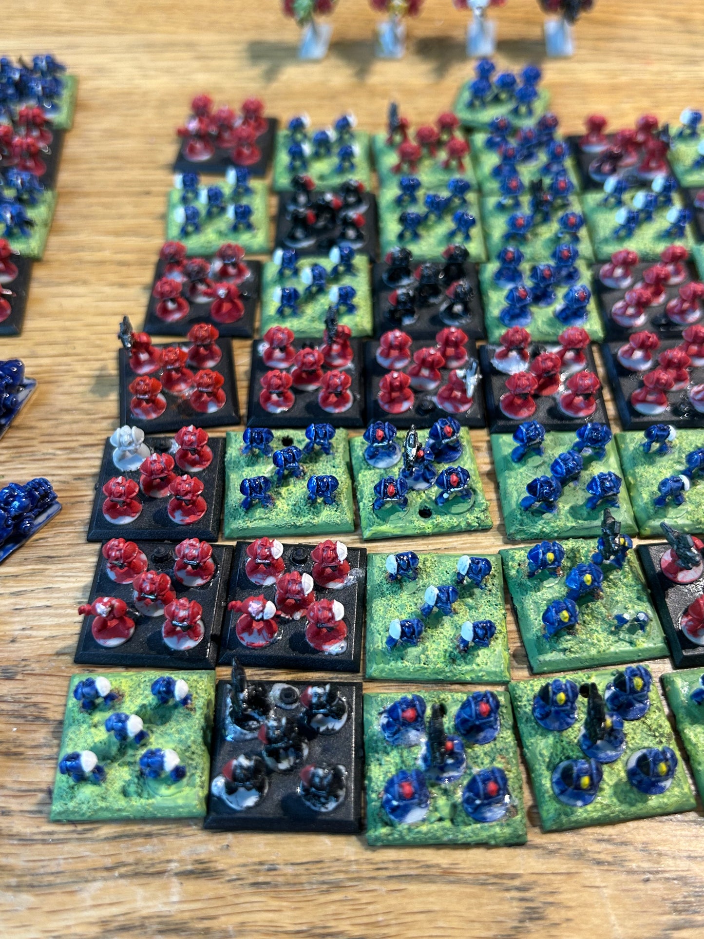 Warhammer Epic 40k Space Marine Army 1990s assorted plastic miniatures (at least one tactical marine is broken)