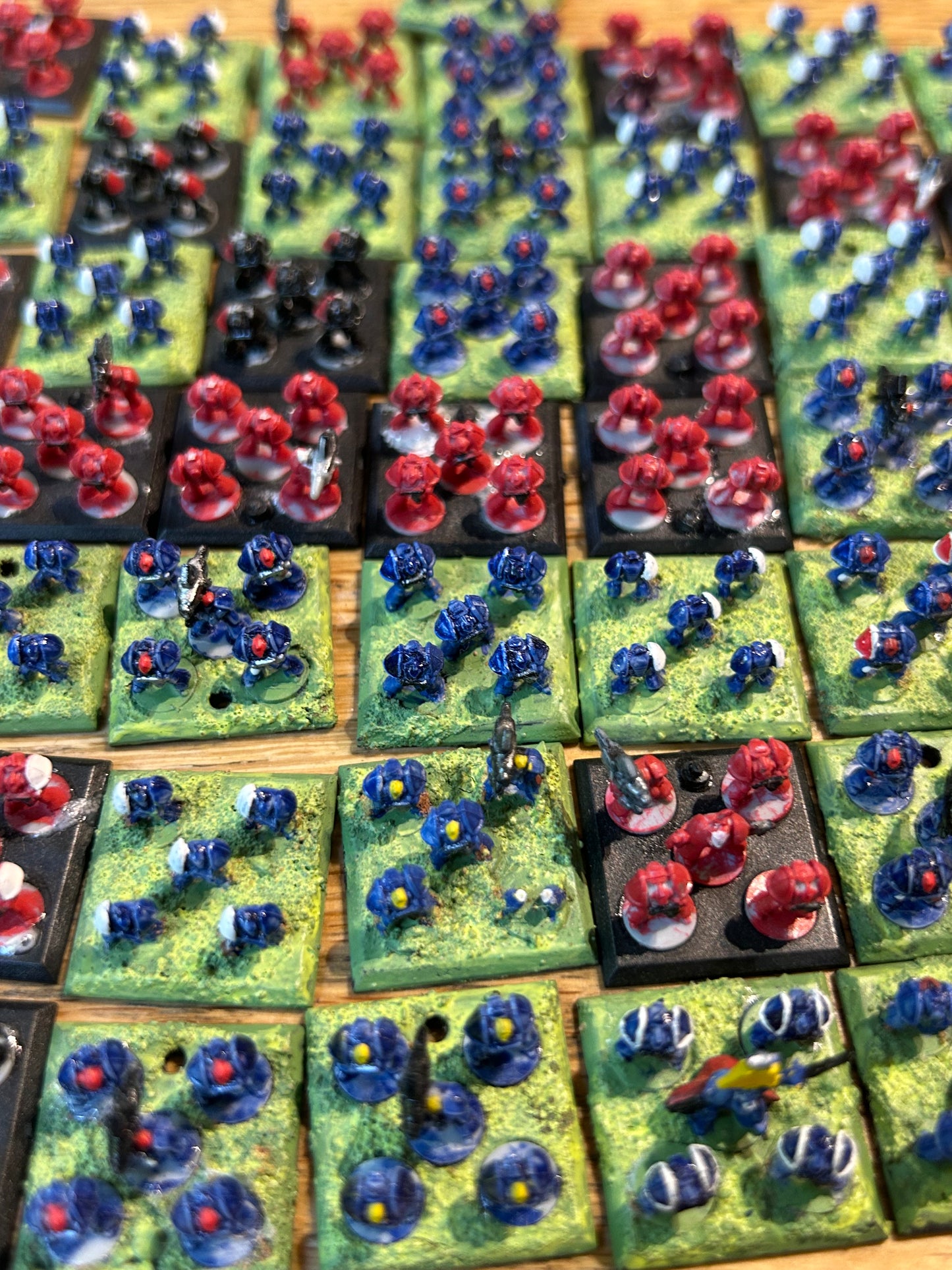 Warhammer Epic 40k Space Marine Army 1990s assorted plastic miniatures (at least one tactical marine is broken)