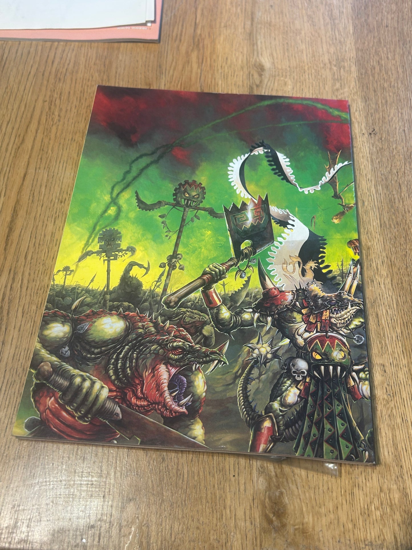 White dwarf issue 202 (includes all cards and the free miniatures)