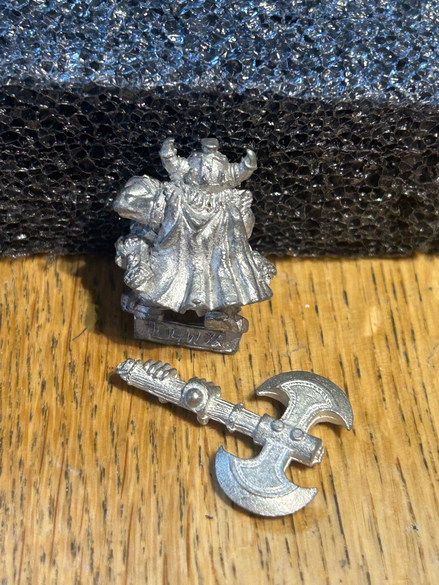 Warhammer fantasy white dwarf grombrindal miniature