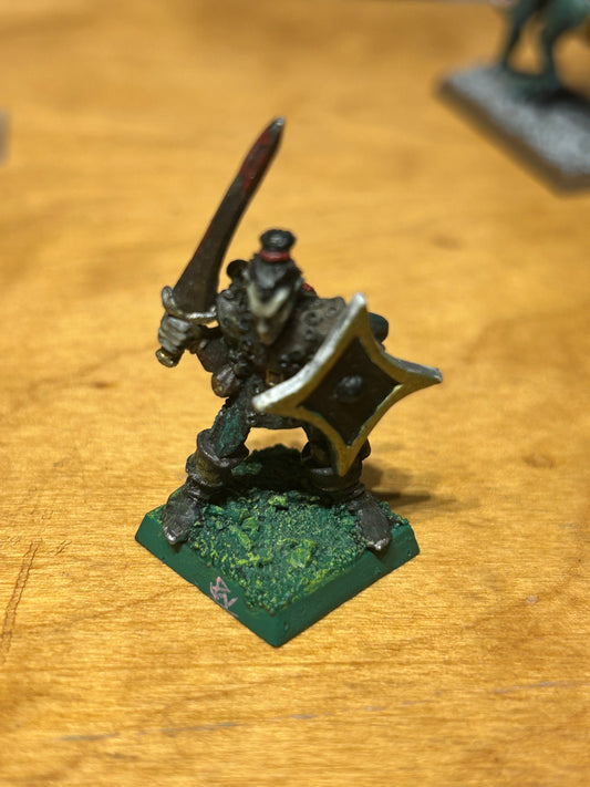 Wood Elf with sword and shield warhammer fantasy